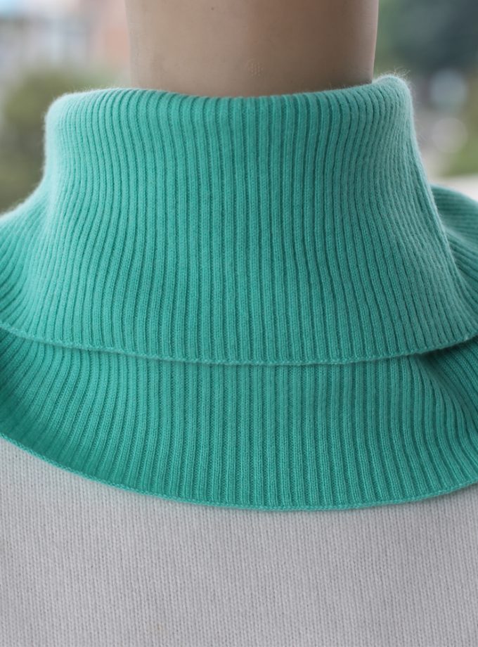 100% Pure Cashmere Mint Green Snood in RIB Knit